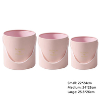 Boîte à fleurs ronde blanche personnalisée de luxe avec poignée, boîte d'emballage en carton rigide en forme de cylindre pour la présentation de bouquets de roses