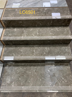 Marchepied en céramique marbrée gris beige de 1200 mm, finition brillante, nez de marche antidérapant pour escalier intérieur moderne de luxe
