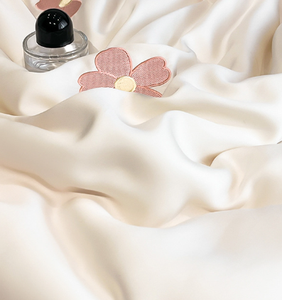 Ensemble de couette de luxe légère pour climatisation, quatre pièces, en soie glacée lavée, couette d'été brodée, ensemble de couette fraîche quatre pièces - Product Image 5