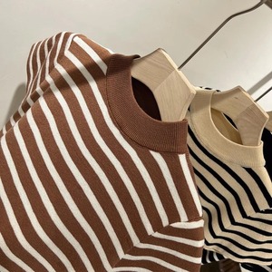 Vente en gros – Nouveauté Été 2025 – Meilleure Vente – Crop Top <span class=keywords><strong>Femme</strong></span> Ample à <span class=keywords><strong>Col</strong></span> <span class=keywords><strong>Roulé</strong></span> Rayé Tricoté à Manches Courtes - Product Image 4