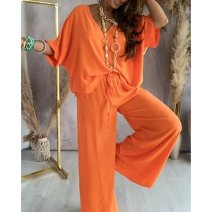 Ensemble 2 pièces décontracté pour femme : pantalon large et haut à col en V et manches chauve-souris - Product Image 3