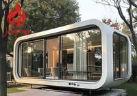 Maison capsule de luxe préfabriquée de 40 pieds avec 3 chambres, design moderne, construction en acier, énergie solaire, pour usage scolaire et commercial