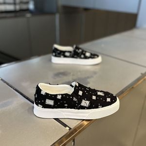 Zapatos de lona de una pieza de nuevo estilo para uso diario informal, zapatos para hombre, cómodos y ligeros con lentejuelas. - Product Image 4