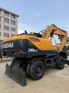 Excavatrice sur chenilles Hyundai 210W-9 de 21 tonnes avec système hydraulique, moteur, pompe, boîte de vitesses - Fabriquée en Corée - Product Image 6