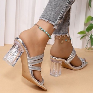Chaussures de mariage sexy pour femme, collection Hiver-Été 2026, à talon compensé épais, bout ouvert, transparentes, à enfiler, avec détails en cristal - Product Image 4