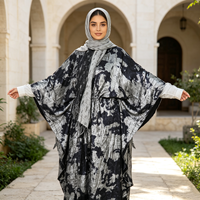 Nouvelle Robe Longue Modeste 2026 à Imprimé Tie-Dye, Manches Cape Amples, Taille Froncée, Vêtement Quotidien pour Femmes Musulmanes