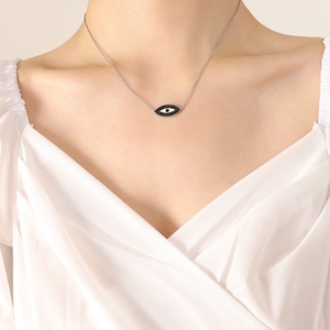 Collar <span class=keywords><strong>con</strong></span> Colgante Geométrico de Flor de Cerdito, Material de Acero de Titanio Chapado en Oro, Fabricante de Joyería - Estilo de Entrega por Pieza - Product Image 3