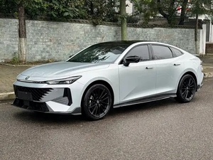 CHANGAN UNI-V 2025, Automóvil de Gasolina, Sedán de <span class=keywords><strong>Segunda</strong></span> <span class=keywords><strong>Mano</strong></span>, 1.5T 2.0T - Product Image 1