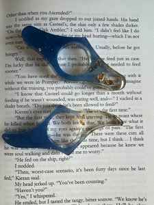 Porte-page en résine pour livre, accessoire de lecture élégant et durable, prise en main confortable, parfait pour les livres, les journaux, les romans et les études - Product Image 6