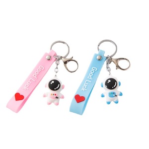 Creative Cartoon Astronaut Keychain Epoxy Resin Portable Charm Car Bag Keychain - Product Image 5