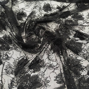 ชุดเดรสงานแต่งงาน งานเลี้ยงกลางคืน ผ้าลูกไม้ฝรั่งเศสไนลอนถักลายดอกไม้สีดำประดับเลื่อม 3 มิติ ความกว้าง 150 ซม. ดีไซน์หรูหราสไตล์วินเทจ - Product Image 6