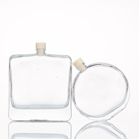 Vases flottants carrés en verre vide pour huiles parfumées, avec diffuseur à pompe, bâtonnets en rotin et fleurs séchées, personnalisables, MOQ flexible