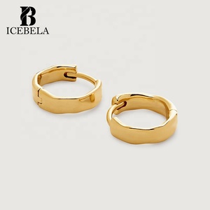 Pendientes coreanos minimalistas de Plata de Ley 925 personalizados al por mayor, joyería fina de diseñador, pendientes Huggie ondulados de sirena Muse para niñas - Product Image 2