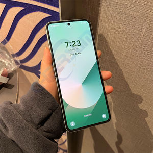 Vente en gros – Téléphone pliable original pour Z Flip6 5G, 12 Go de RAM/256 Go/128 Go de ROM, écran 6,7 pouces, appareil photo 48 MP, déverrouillage facial, tiers - Product Image 1