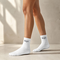 Chaussettes jetables personnalisées avec logo, en polyester et coton, respirantes, absorbant la transpiration, pour les voyages, les hôtels, les sorties en plein air, vente en gros