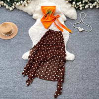 Ensemble deux pièces d'été pour femme : haut dos nu à nouer et jupe asymétrique à volants à pois taille haute, idéal pour les vacances et les trajets quotidiens