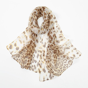Écharpe élégante pour femme en mousseline imprimé léopard, longue écharpe classique en soie légère, motif floral <span class=keywords><strong>rose</strong></span>, protection solaire - Product Image 1