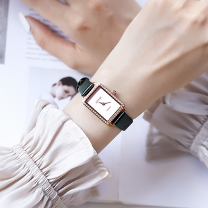 Reloj de Pulsera Cuadrado Compacto y Elegante para Mujer, con Correa de Cuero, Resistente al Agua, de Cuarzo - Product Image 4