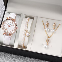 Montre pour femme avec strass en forme de cœur, coffret cadeau comprenant un cache-montre