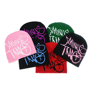Venta caliente personalizable Jacquard suave <span class=keywords><strong>gorros</strong></span> fríos <span class=keywords><strong>para</strong></span> hombres y mujeres patrón de letras de punto de moda sin ala sombrero - Product Image 1