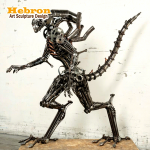 Scultura d'Arte in Metallo Personalizzata di Alieno e Predator, Bestia Tirannosa Preistorica a Grandezza Naturale, Ornamento Moderno per Interni - Product Image 1