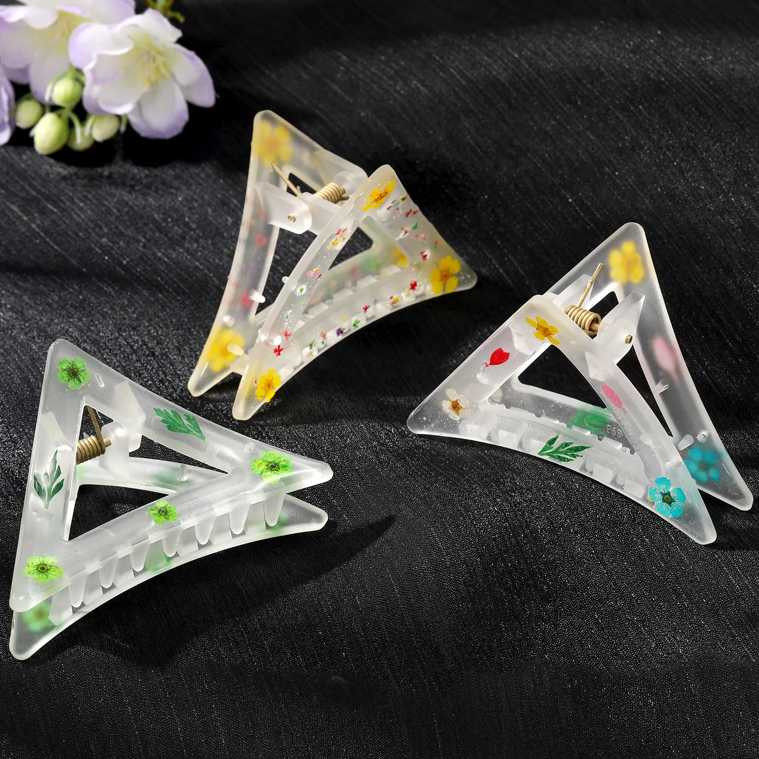 용감한 빛 한국식 여름 젖빛 질감 삼각형 머리핀 창조적 인 천연 말린 꽃 상어 클립 백 헤드 그립 크로스