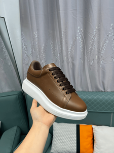 Alexander Unisex, Zapatillas Bajas de Cuero Gris Mate, Modelo Mc. Zapatillas de Plataforma con Cordones, Calzado Casual para la Reina del Estilo Urbano - Product Image 3