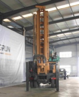 Foreuse compacte et robuste HRT-400 tout-terrain montée sur camion, équipée d'un puissant moteur YUCHAI