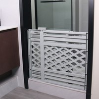 Nouvelle barrière de sécurité réglable et rétractable de luxe pour chiens et chats, en plastique, pour escalier, protection bébé, toutes saisons, utilisation intérieure