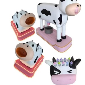 Découvrez l'expérience du traite et de l'alimentation simulés des veaux au parc familial Happy Farm - Product Image 3