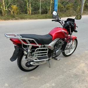 Motocicleta de Calle de Alto Rendimiento con Diseño Elegante de Gasolina - Product Image 3