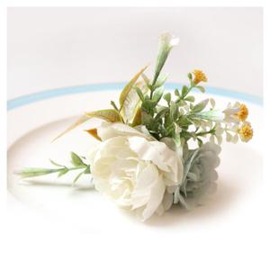 Anneaux de serviette écologiques en verdure artificielle avec perles métalliques, supports durables en plastique PE pour plantes artificielles pour la décoration de tables de mariage et de fêtes - Product Image 5