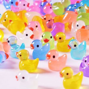 เรซิ่นฟิกเกอร์ DIY ตกแต่งบ้านตุ๊กตา ตู้ปลาจิ๋ว สวนเทพนิยาย ของตกแต่งจิ๋ว รูปเป็ด โมเดลสัตว์ ตุ๊กตาจิ๋ว ตกแต่งมอส ภูมิทัศน์ ของตกแต่งอีสเตอร์ - Product Image 3