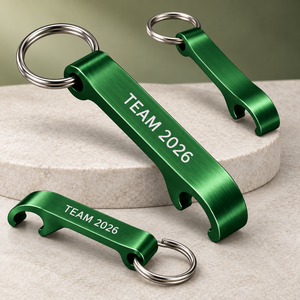 Porte-clés décapsuleur en aluminium anodisé vert personnalisé pour événements d'équipe, fabrication OEM ODM - Product Image 1