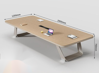 Ensemble de table de conférence minimaliste moderne avec ports d'alimentation intégrés, disposition réglable, chaises assorties pour réunion de bureau