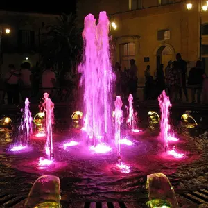 Fontaine de danse d'eau de musique de piscine en plein air spectacle de fontaine de feu