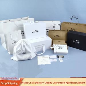 Boîte d'emballage pour <span class=keywords><strong>coach</strong></span> de dropshipping, boîte pliante de grande <span class=keywords><strong>marque</strong></span>, <span class=keywords><strong>sac</strong></span> cadeau, <span class=keywords><strong>sac</strong></span> anti-poussière, modèle en carton haut de gamme et élégant - Product Image 5