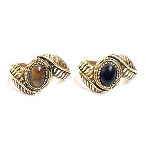 Bague en pierre de laiton Design Two Life pour femmes Bagues en œil de tigre naturel avec bijoux en pierre de laiton Bagues naturelles faites à la main - Product Image 1