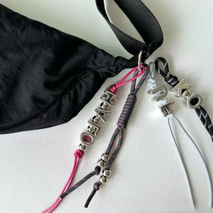 Cuentas de letras acrílicas plateadas, cuentas deslizantes de alfabeto con agujero grande para correas de bolsos <span class=keywords><strong>y</strong></span> pulseras - Product Image 4