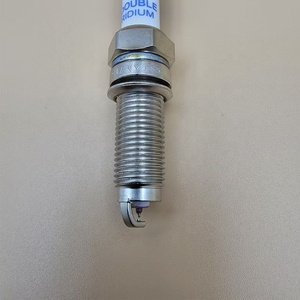 Bougie d'allumage double iridium de qualité supérieure YR6SII3320 0242140552-KUL 0242140552 Bougie d'allumage automobile pour voitures - Product Image 4