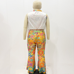 Costume <span class=keywords><strong>hippie</strong></span> 3 pièces pour femmes, haut court à imprimé floral des années 70, pantalon pattes d'éléphant avec gilet à franges - Product Image 5