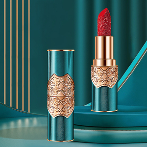 Nuovo Trend Rossetto Lucido Mocallure Rosso Opaco con Design <span class=keywords><strong>Vintage</strong></span> a Motivi Intagliati Lunga Durata Anti-sbavature 4 Colori - Product Image 1