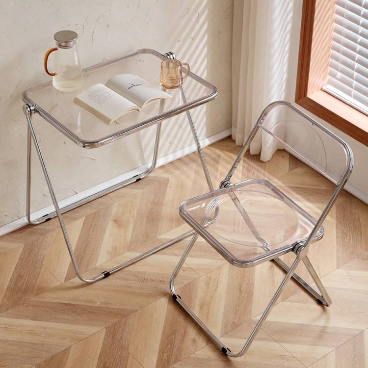 Transparent Table + Chair