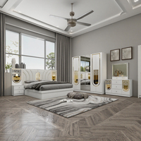 Ensembles de meubles de chambre à coucher de luxe Royal DAVINI 2026 avec portes de placard miroir, rangement et tête de lit lumineuse pour hôtels et appartements modernes