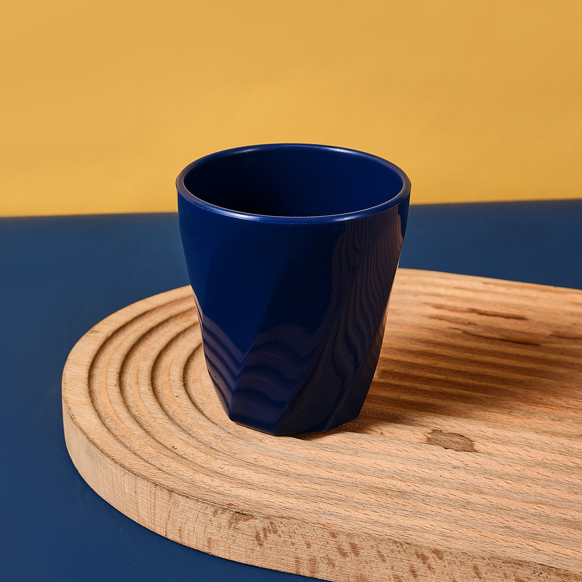 Azul oscuro