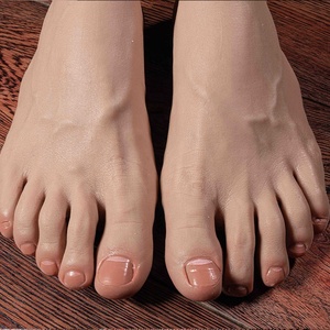 XINJI bir çift moda ayak modeli gerçekçi adam mankenler ayak seksi gerçekçi yumuşak silikon erkek ayak manken ayak - Product Image 5