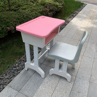 Meubles de maternelle et de préscolaire en plastique coloré, tables et chaises d'étude pour enfants