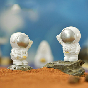 Resin Mini Space <b>Astronaut</b> Figurine Miniatures for Aviation Landscape Decorations Tiny Spaceman Charm Ornaments DIY Accessories - Product Image 6