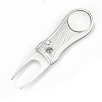 Fourche à divot robuste en alliage de zinc à ressort, outil de réparation de divot de golf automatique à ouverture rapide avec marqueur de balle personnalisable