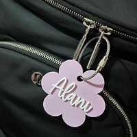 Gantungan Kunci Cincin Baja Nama Kustom 2026, Liontin Tas Daisy, Tag Nama Ransel, Gantungan Kunci Bunga Huruf Akrilik